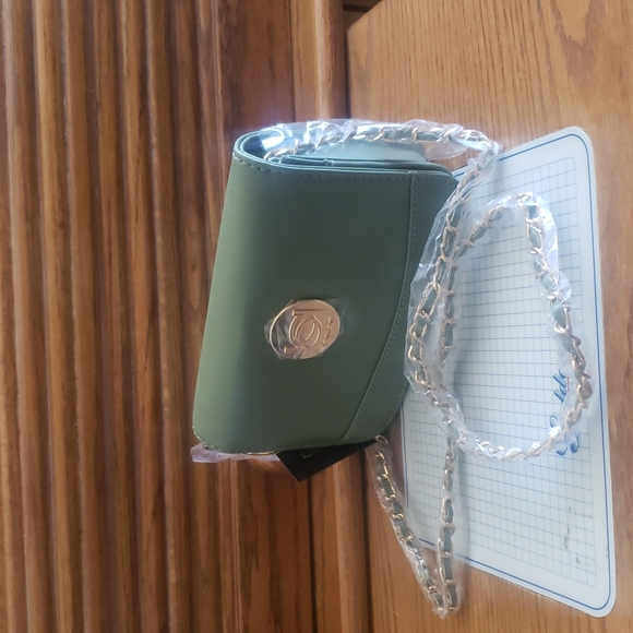 bebe - Picture 2 of 2